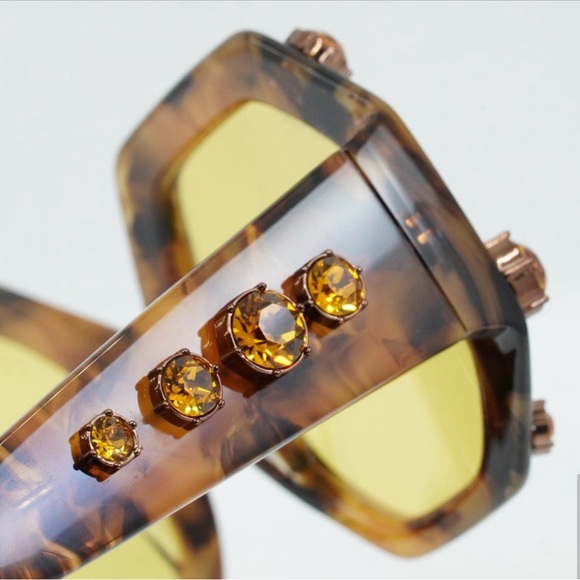 Sunglasses
Oversized, Octagon shape BNWOT  IN ORIGINAL CASE - Picture 10 of 16